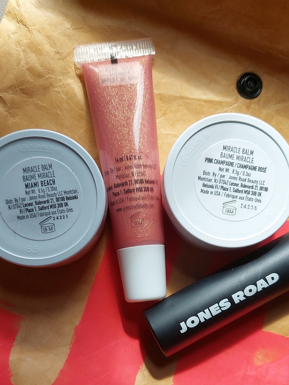 Jones Road Women Makeup Kit - Miracle Balm, Mascara, Lip Gloss - Picture 6 of 6